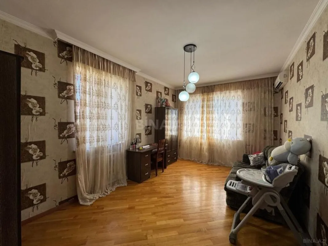 Satılır 7 otaqlı həyət evi 600 m²
