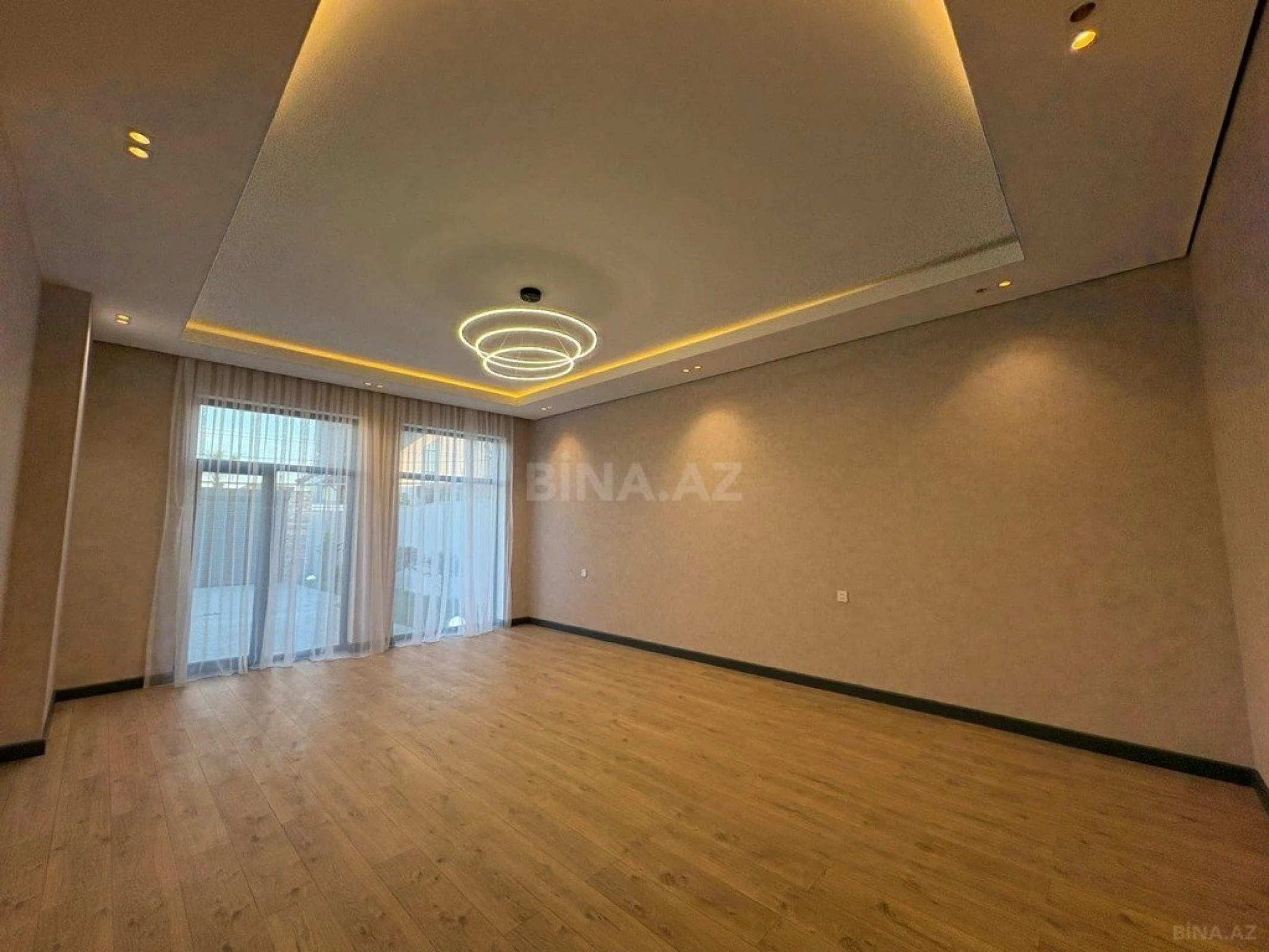 Satılır 4 otaqlı həyət evi 180 m²