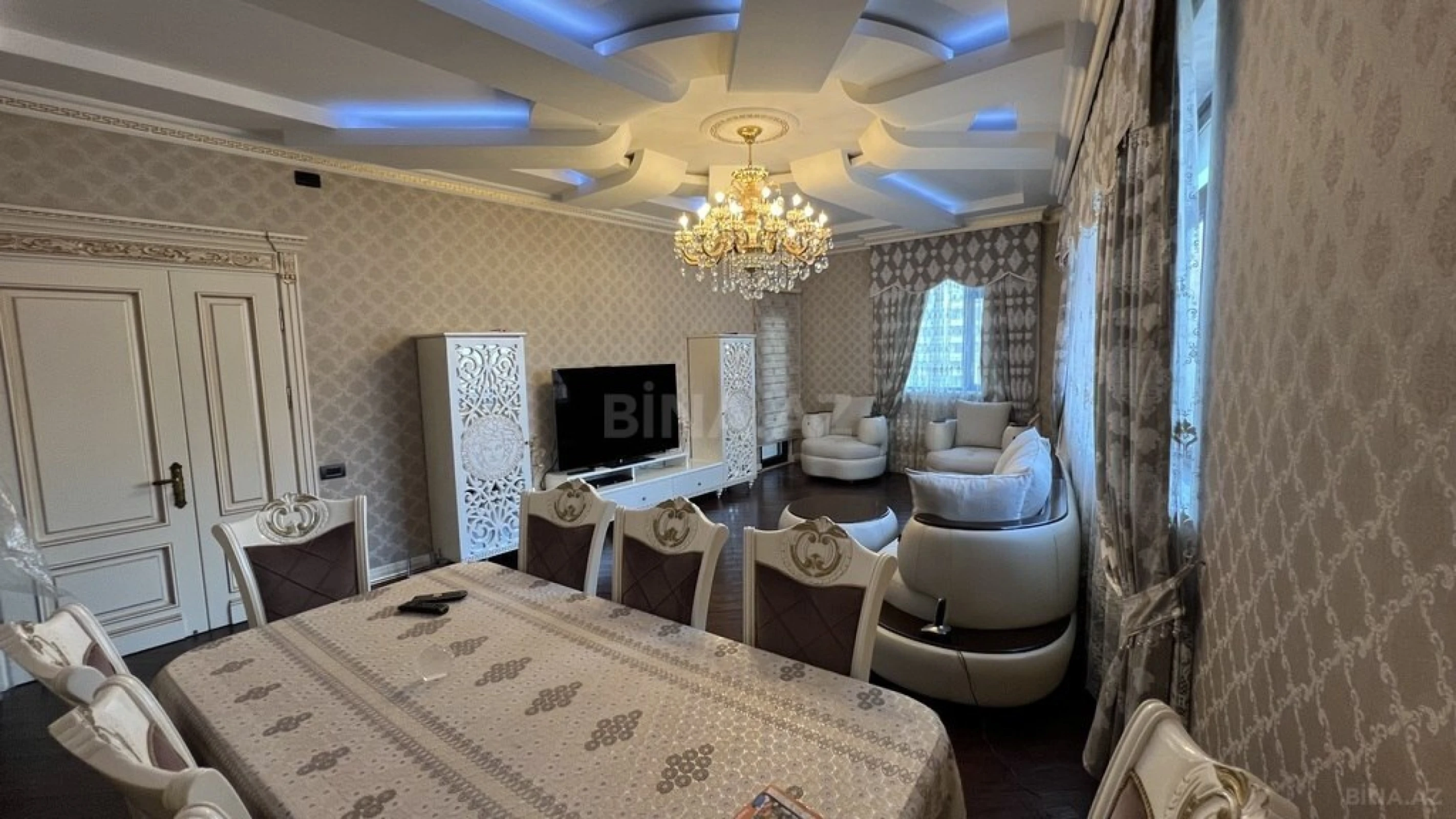 Kirayə verilir 3 otaqlı mənzil 153 m²