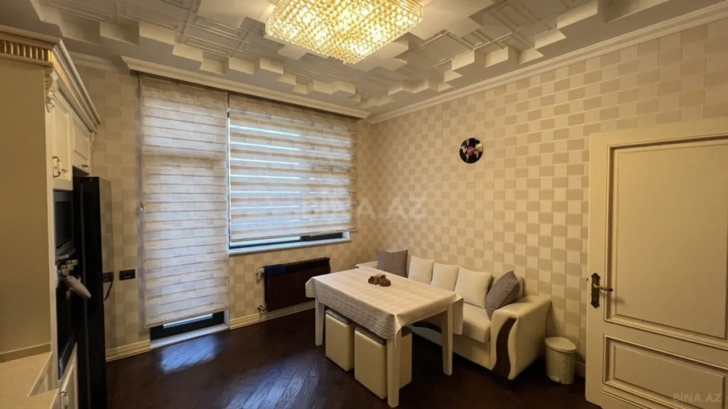 Kirayə verilir 3 otaqlı mənzil 153 m²