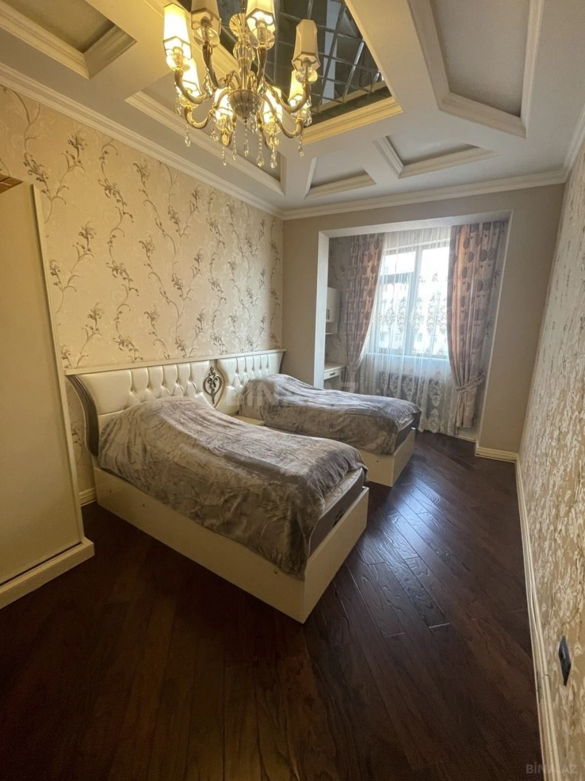 Kirayə verilir 3 otaqlı mənzil 153 m²