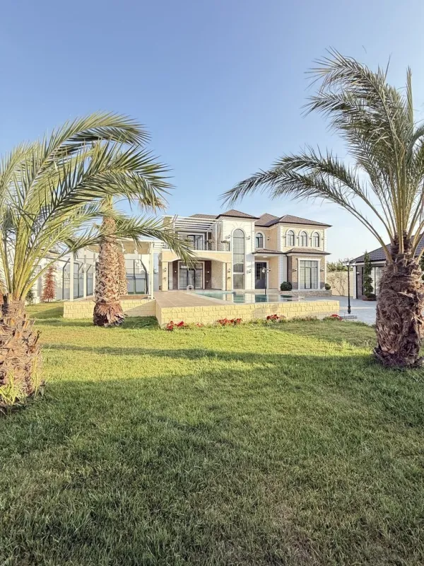 Satılır 6 otaqlı həyət evi 380 m²