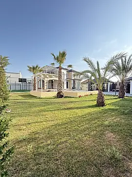 Satılır 6 otaqlı həyət evi 380 m²