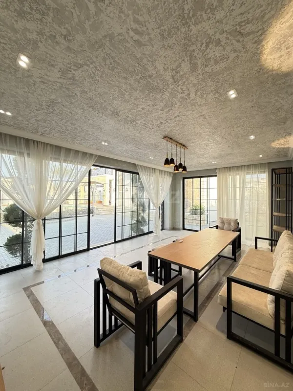 Satılır 6 otaqlı həyət evi 380 m²