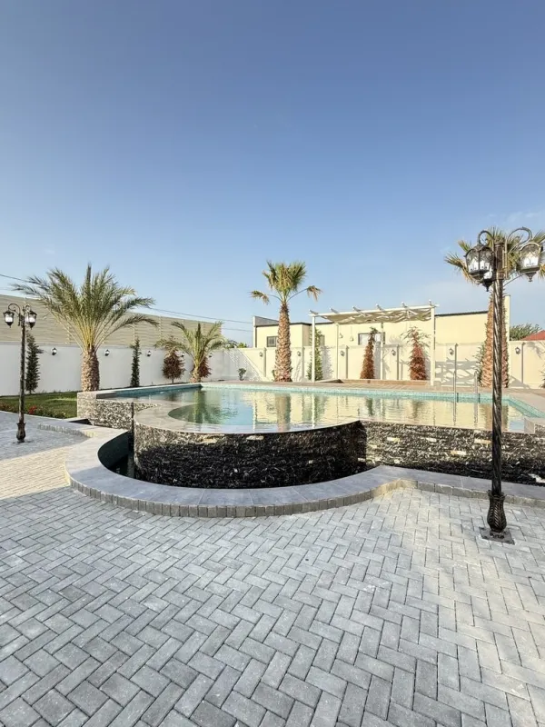 Satılır 6 otaqlı həyət evi 380 m²