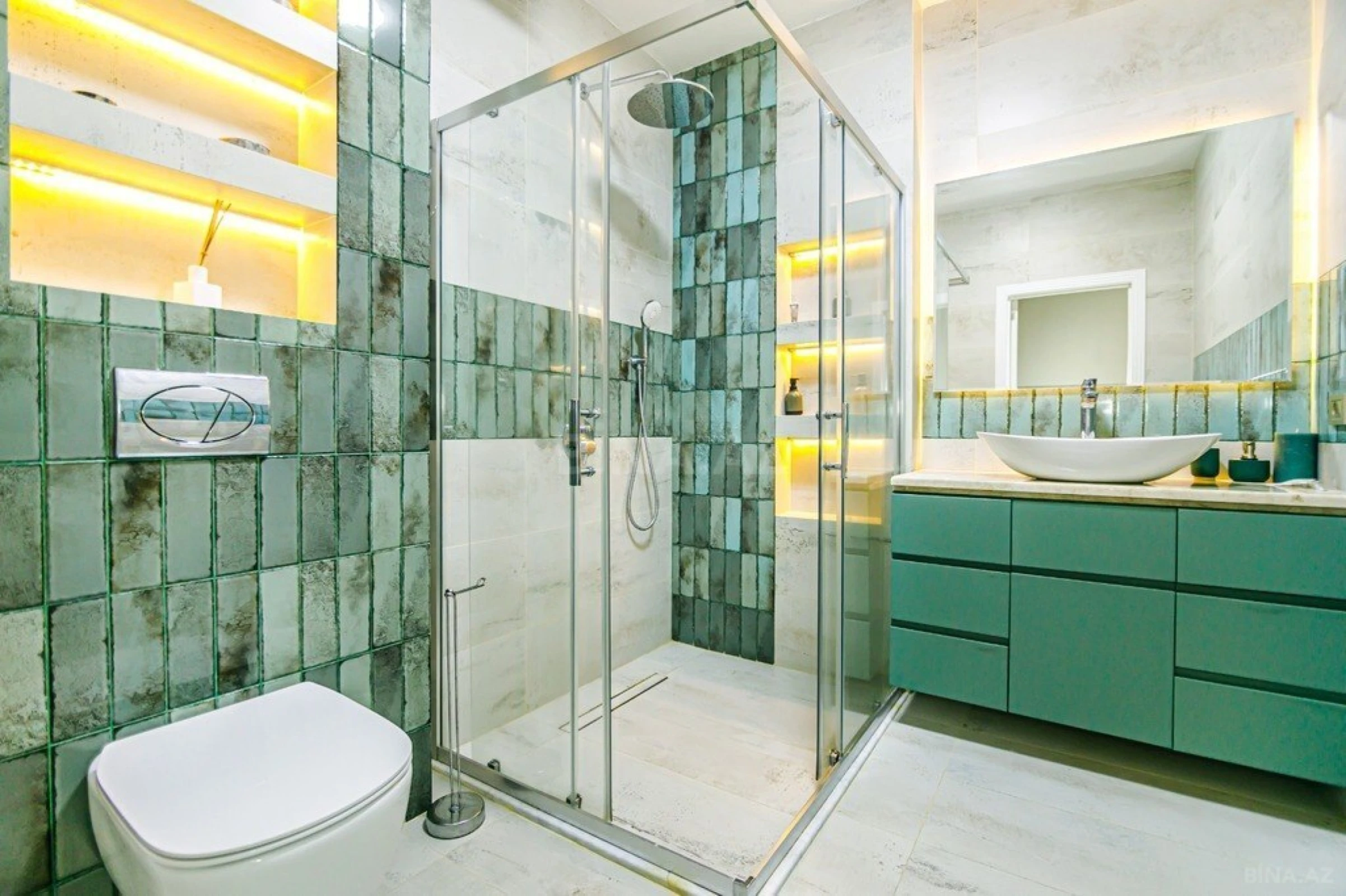 Satılır 4 otaqlı mənzil 176 m²