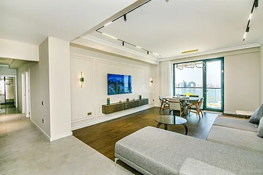 Satılır 4 otaqlı mənzil 176 m²