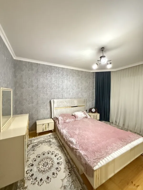 Satılır 4 otaqlı həyət evi 180 m²