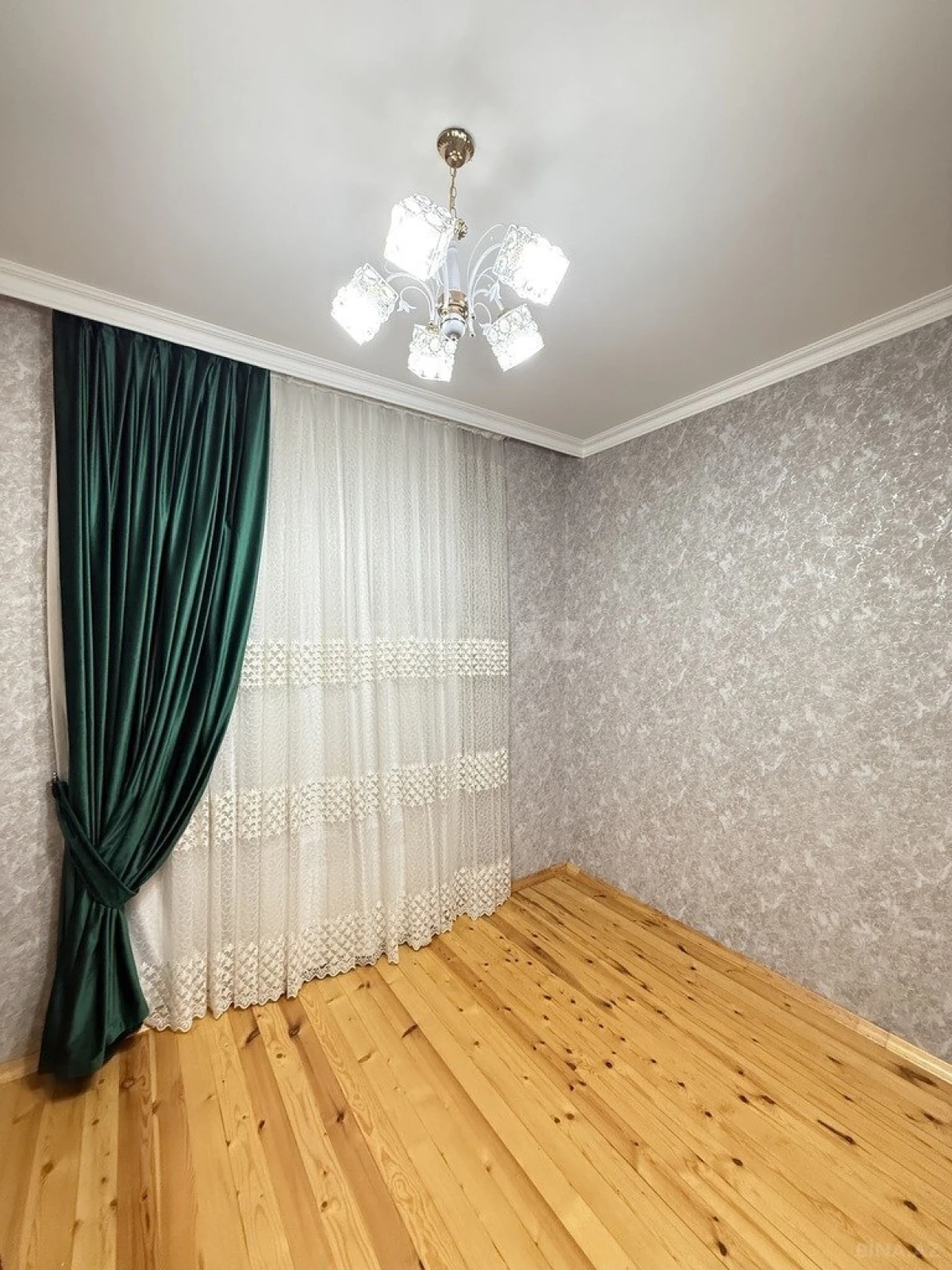 Satılır 4 otaqlı həyət evi 180 m²
