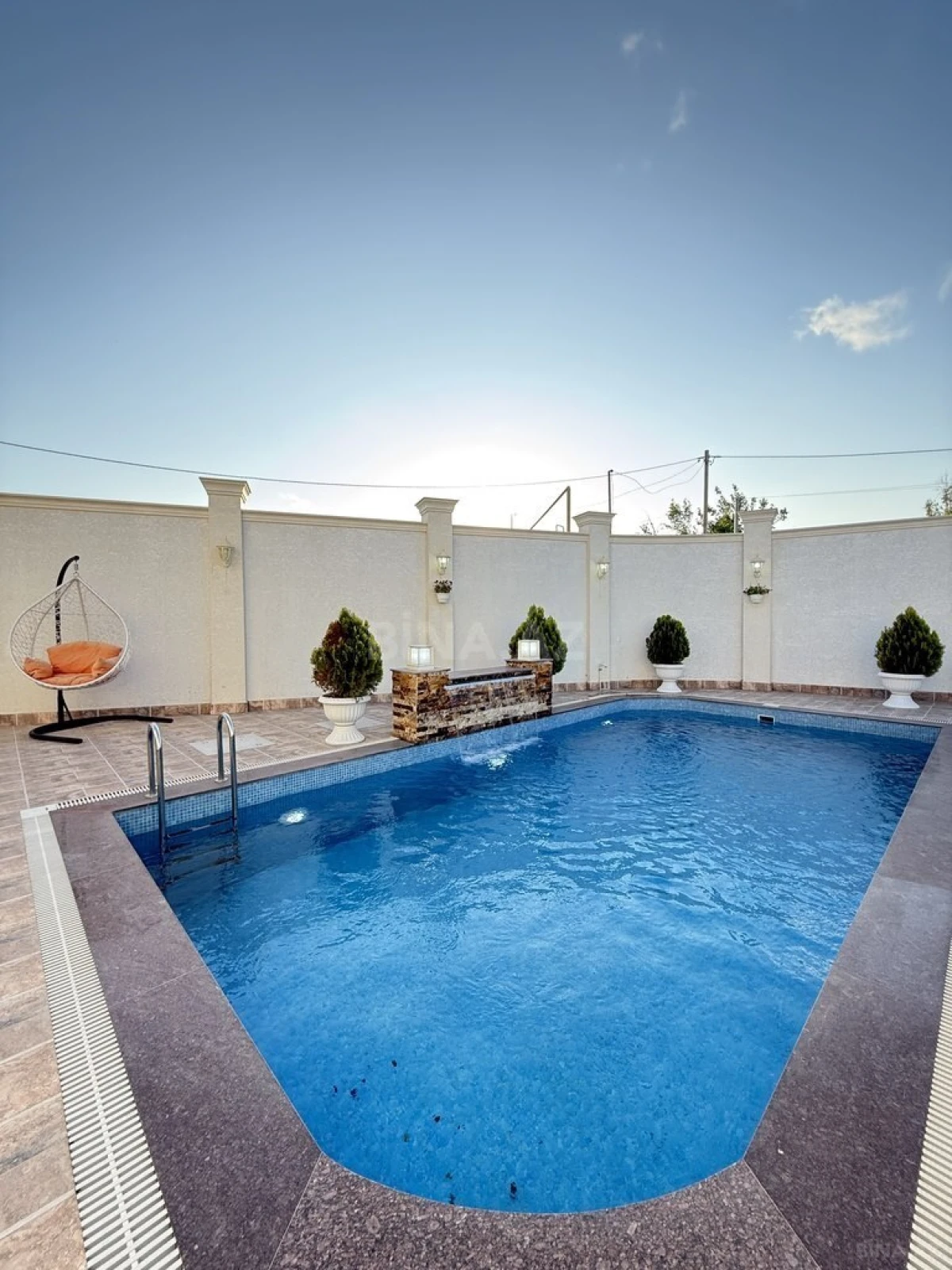 Satılır 4 otaqlı həyət evi 220 m²