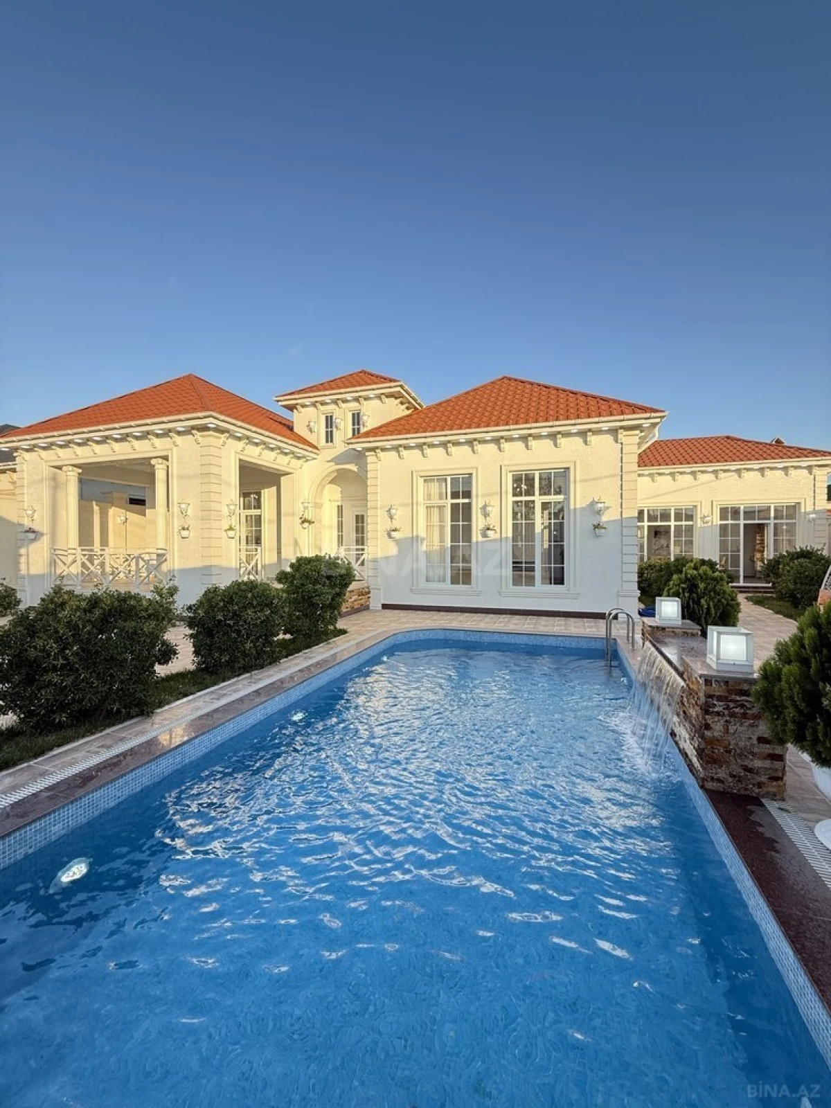 Satılır 4 otaqlı həyət evi 220 m²