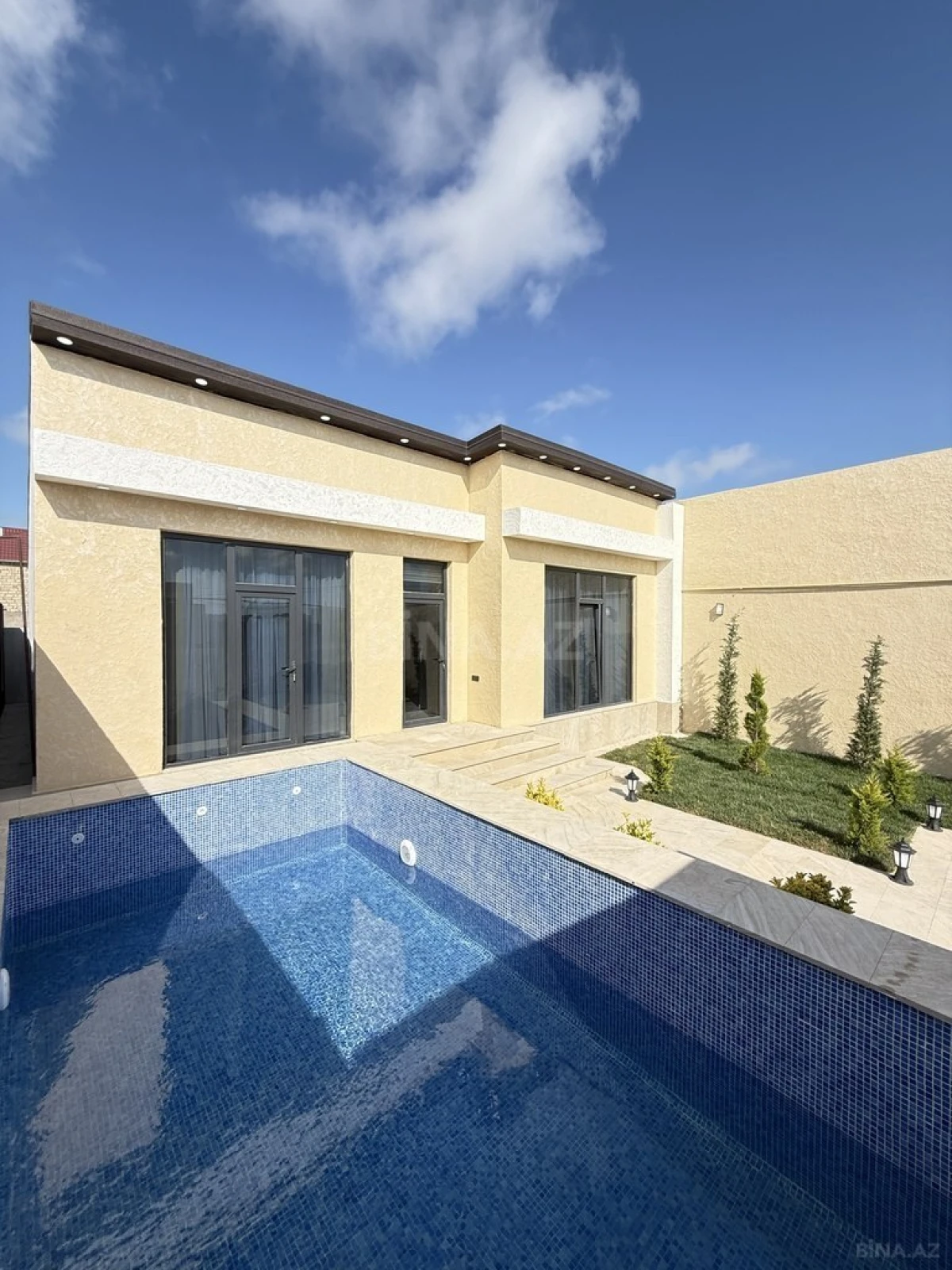 Satılır 4 otaqlı həyət evi 150 m²