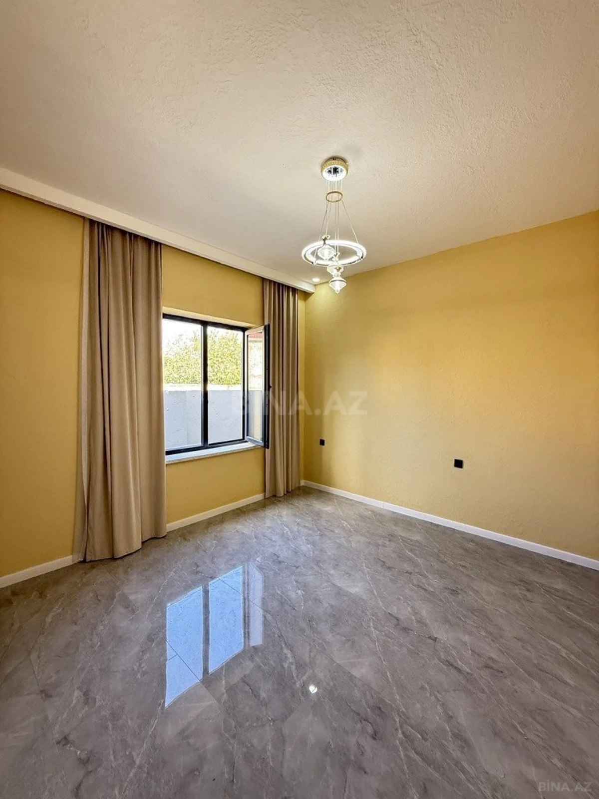 Satılır 4 otaqlı həyət evi 150 m²