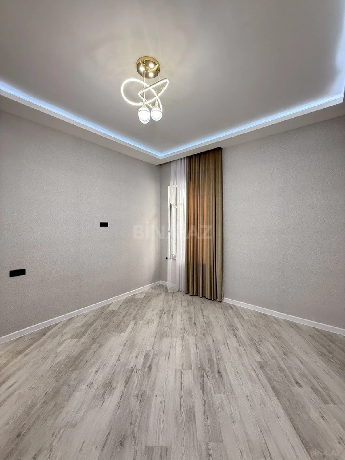 Satılır 4 otaqlı həyət evi 140 m²