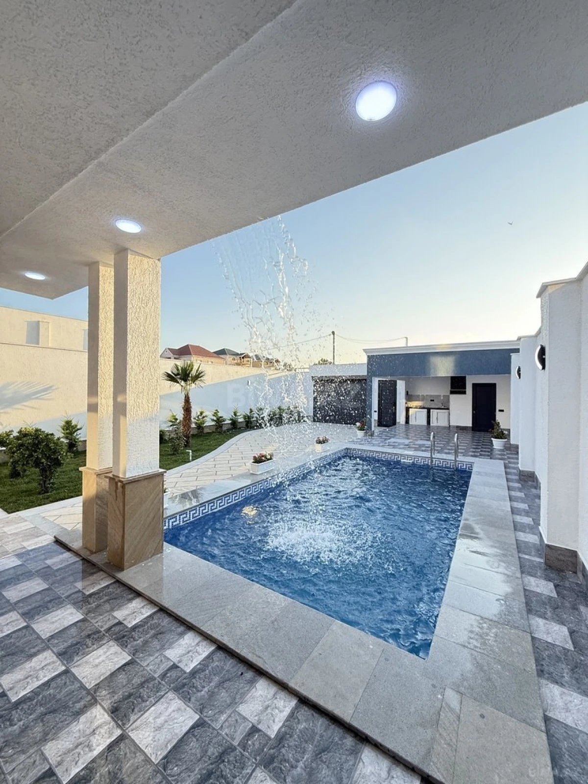 Satılır 4 otaqlı həyət evi 140 m²