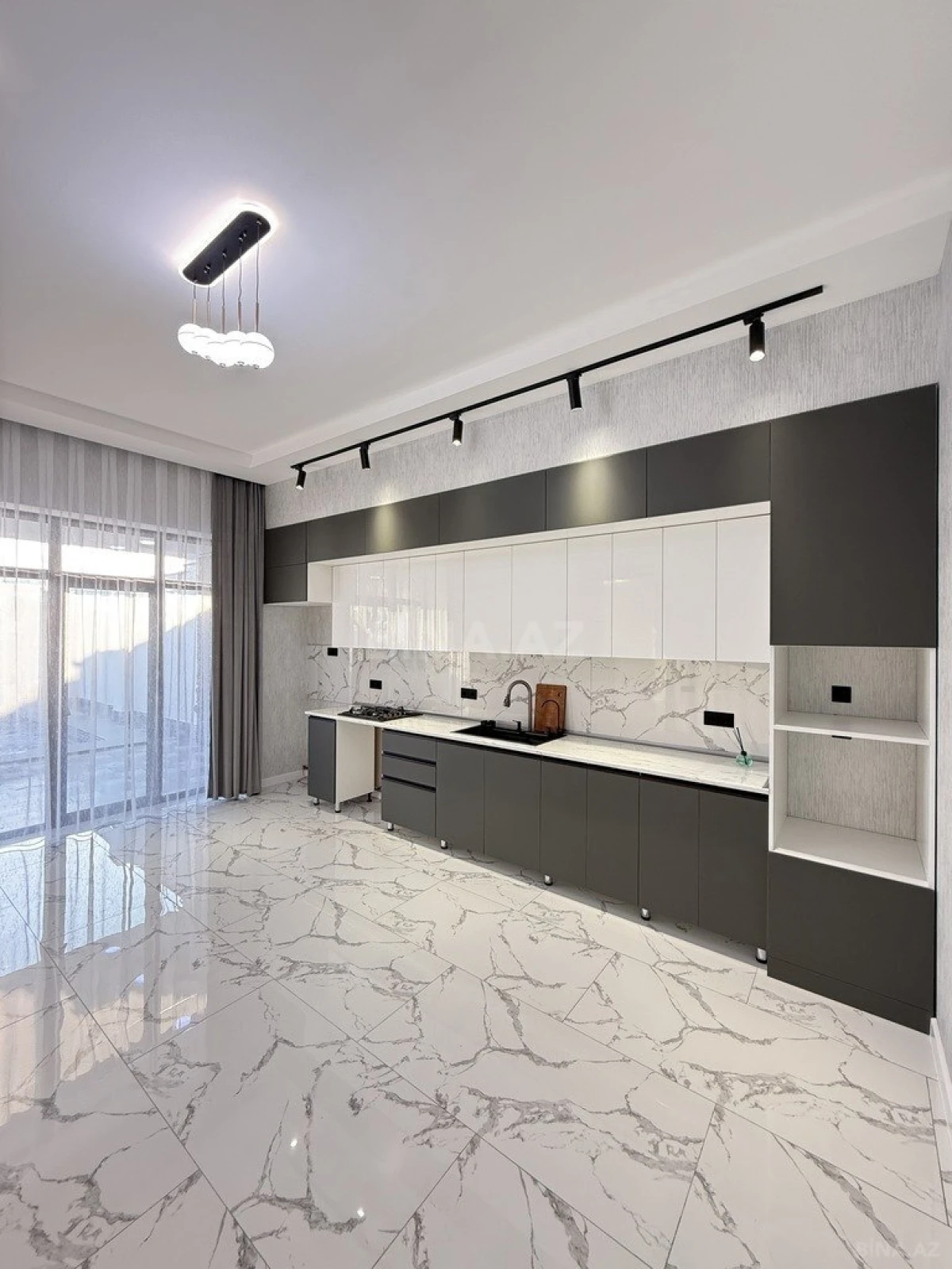 Satılır 4 otaqlı həyət evi 140 m²