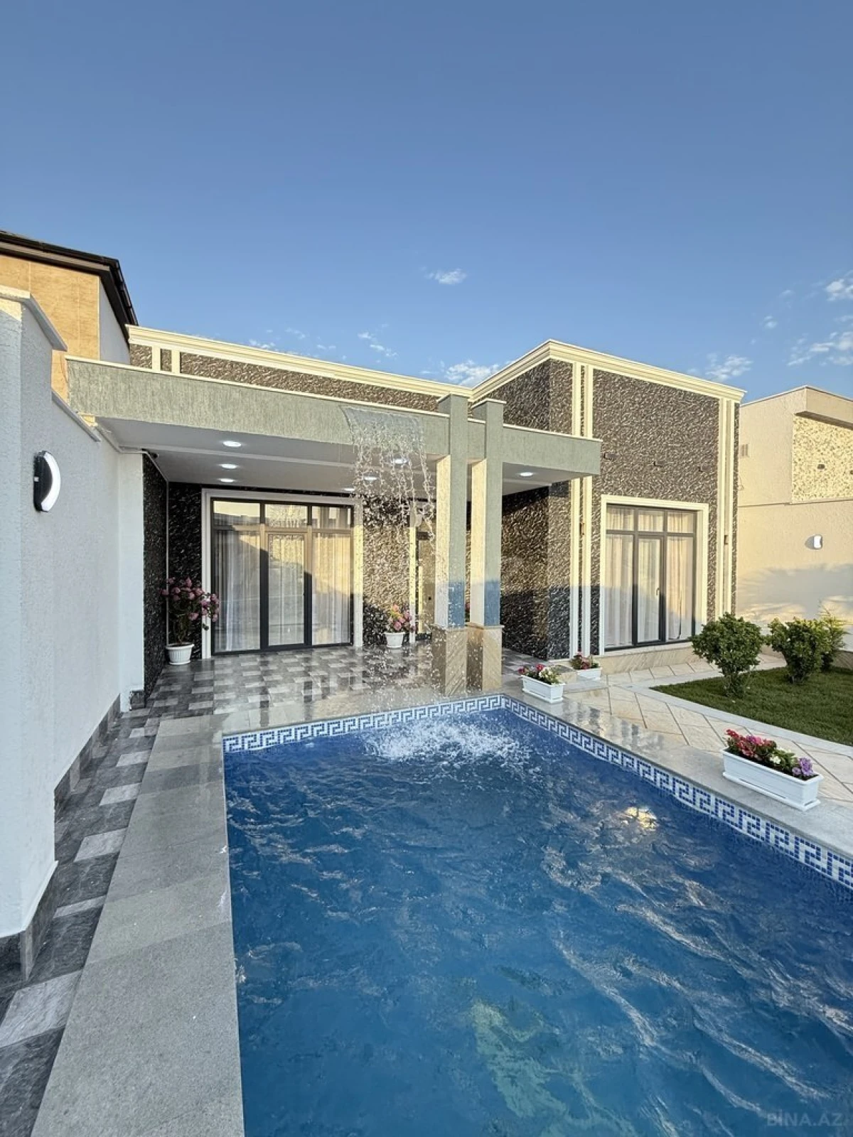 Satılır 4 otaqlı həyət evi 140 m²