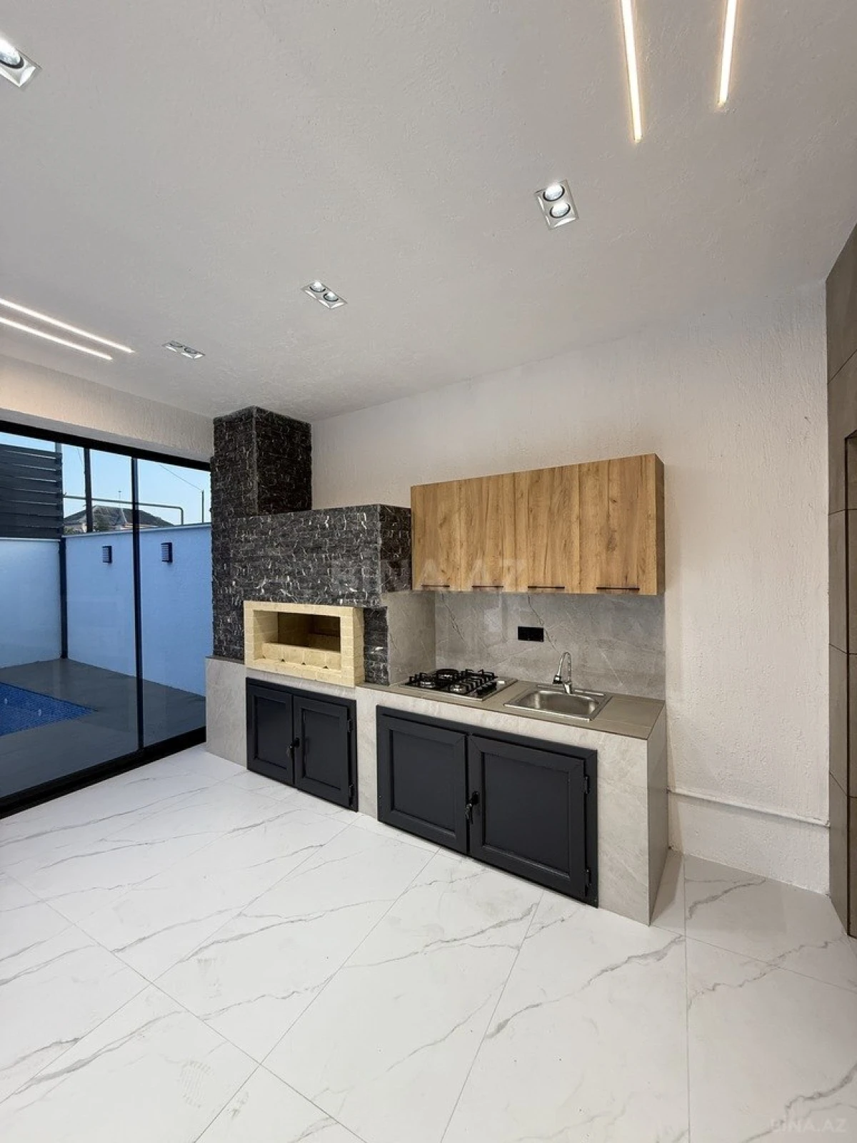 Satılır 4 otaqlı həyət evi 160 m²