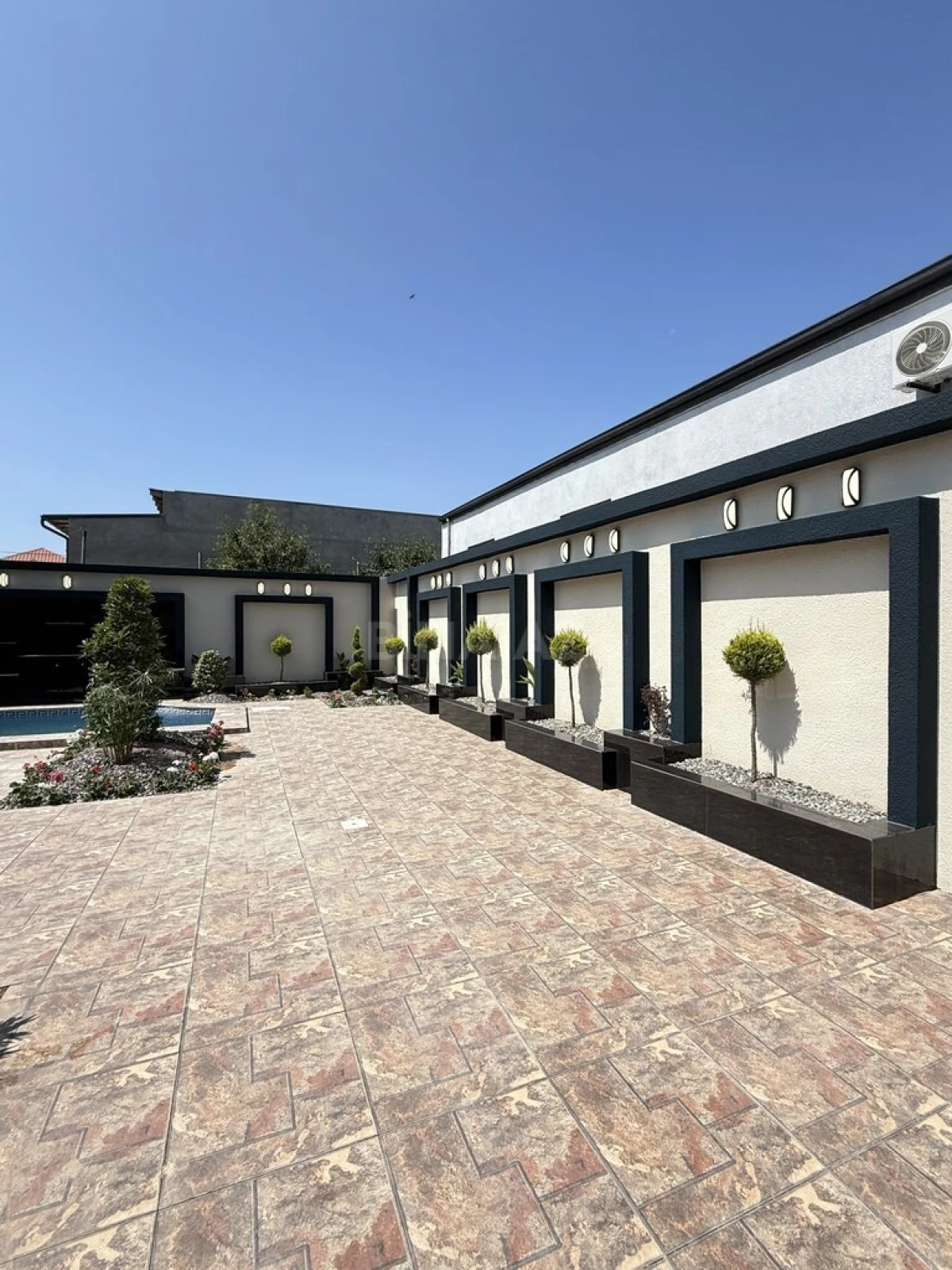 Satılır 4 otaqlı həyət evi 155 m²