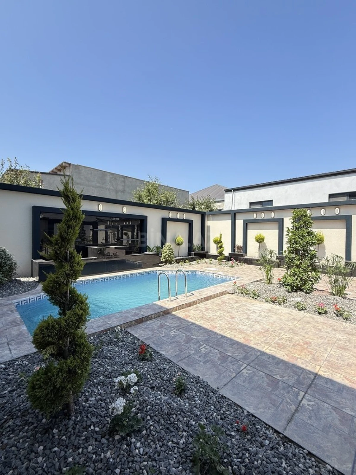 Satılır 4 otaqlı həyət evi 155 m²