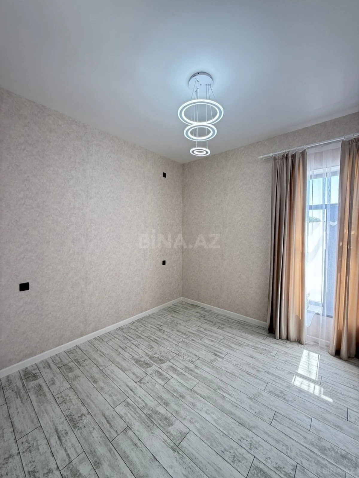Satılır 4 otaqlı həyət evi 155 m²