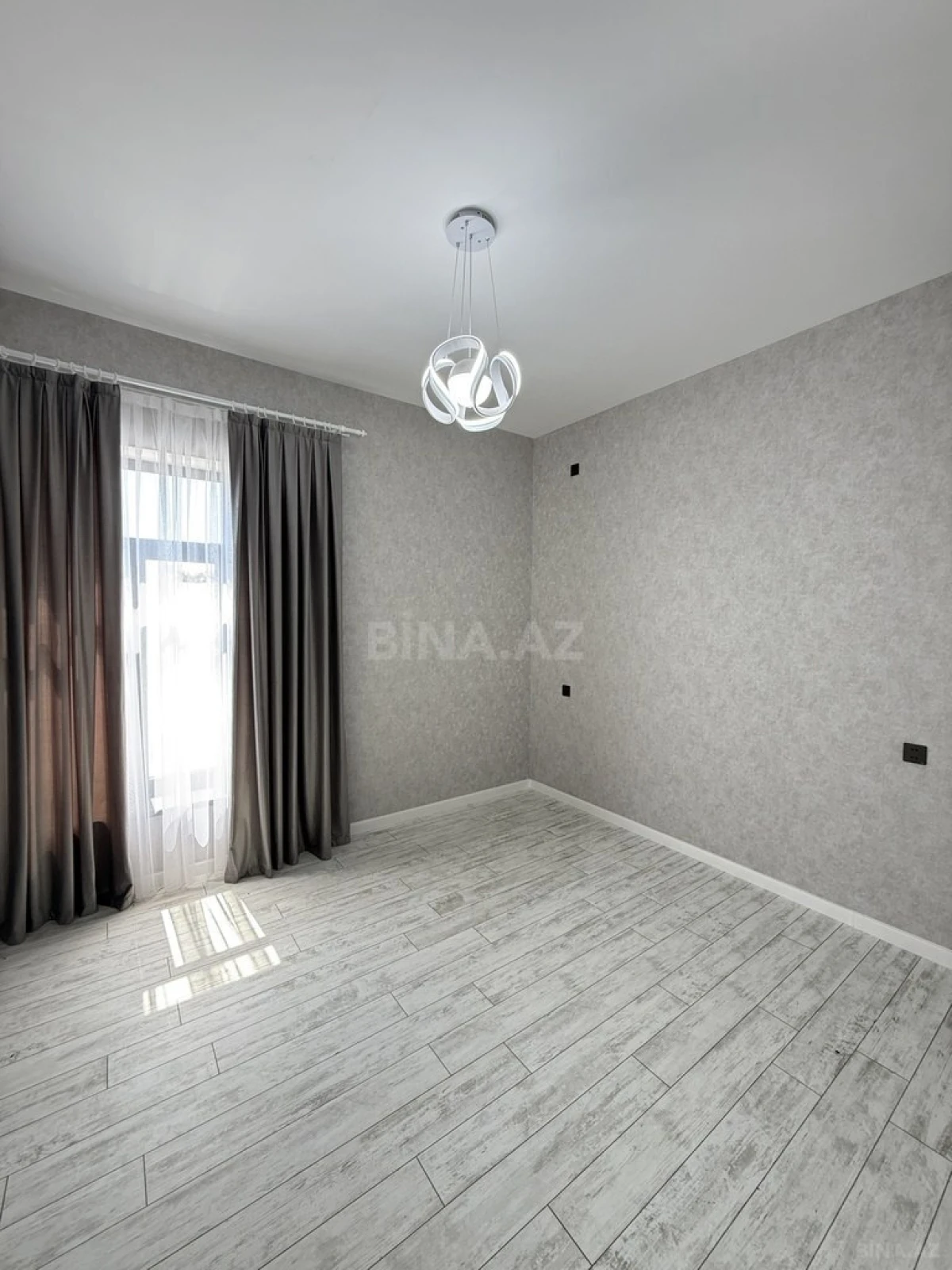 Satılır 4 otaqlı həyət evi 155 m²