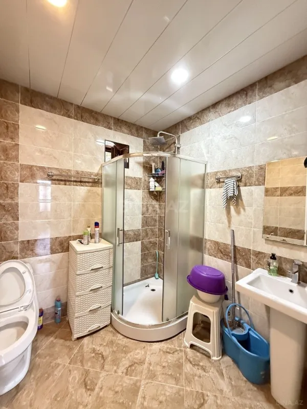 Satılır 4 otaqlı həyət evi 195 m²