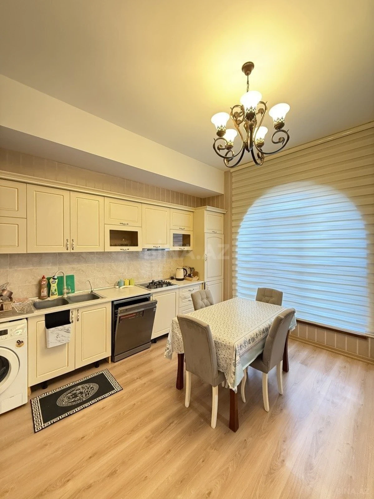 Satılır 4 otaqlı həyət evi 195 m²