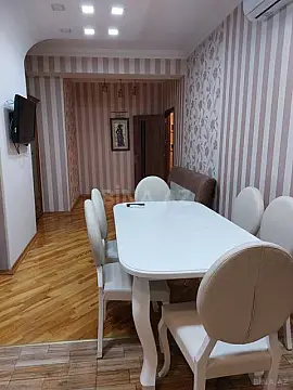 Kirayə verilir 3 otaqlı mənzil 65 m²