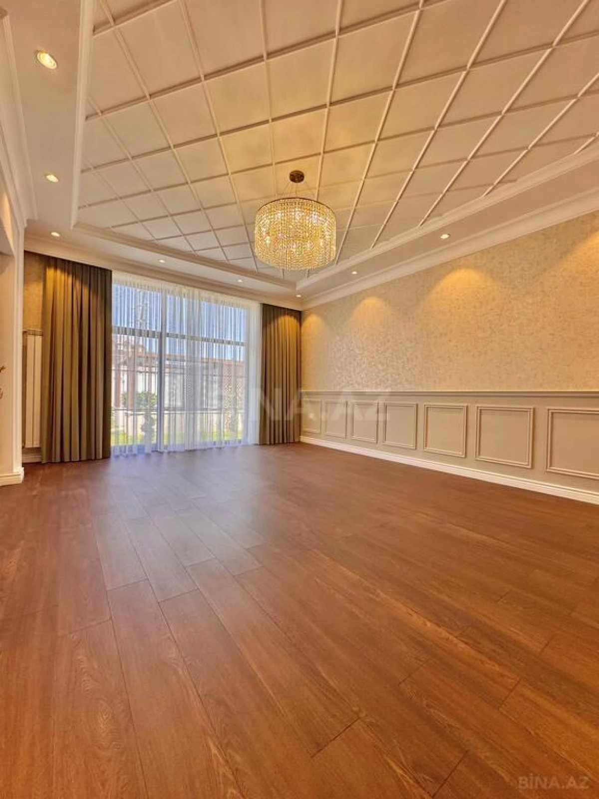 Satılır 5 otaqlı həyət evi 350 m²