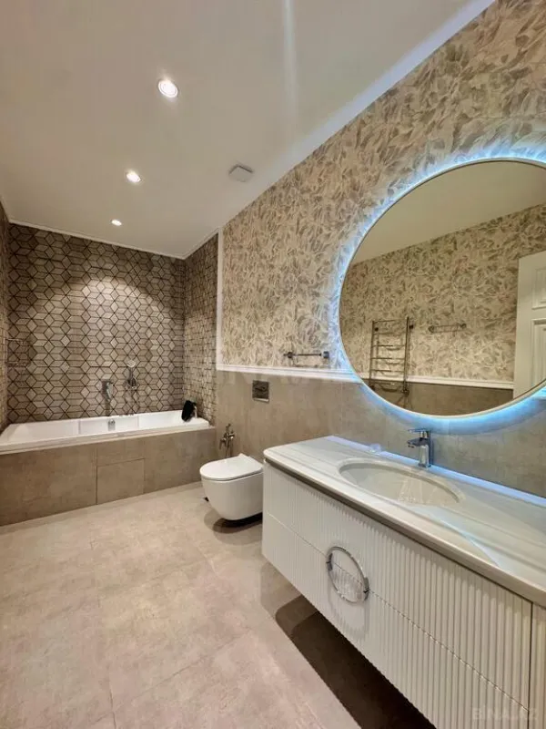 Satılır 5 otaqlı həyət evi 350 m²