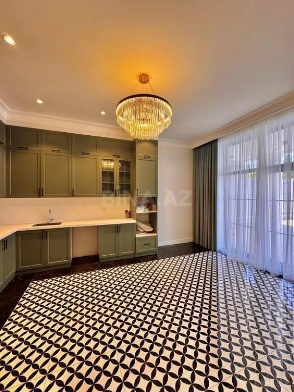 Satılır 5 otaqlı həyət evi 350 m²