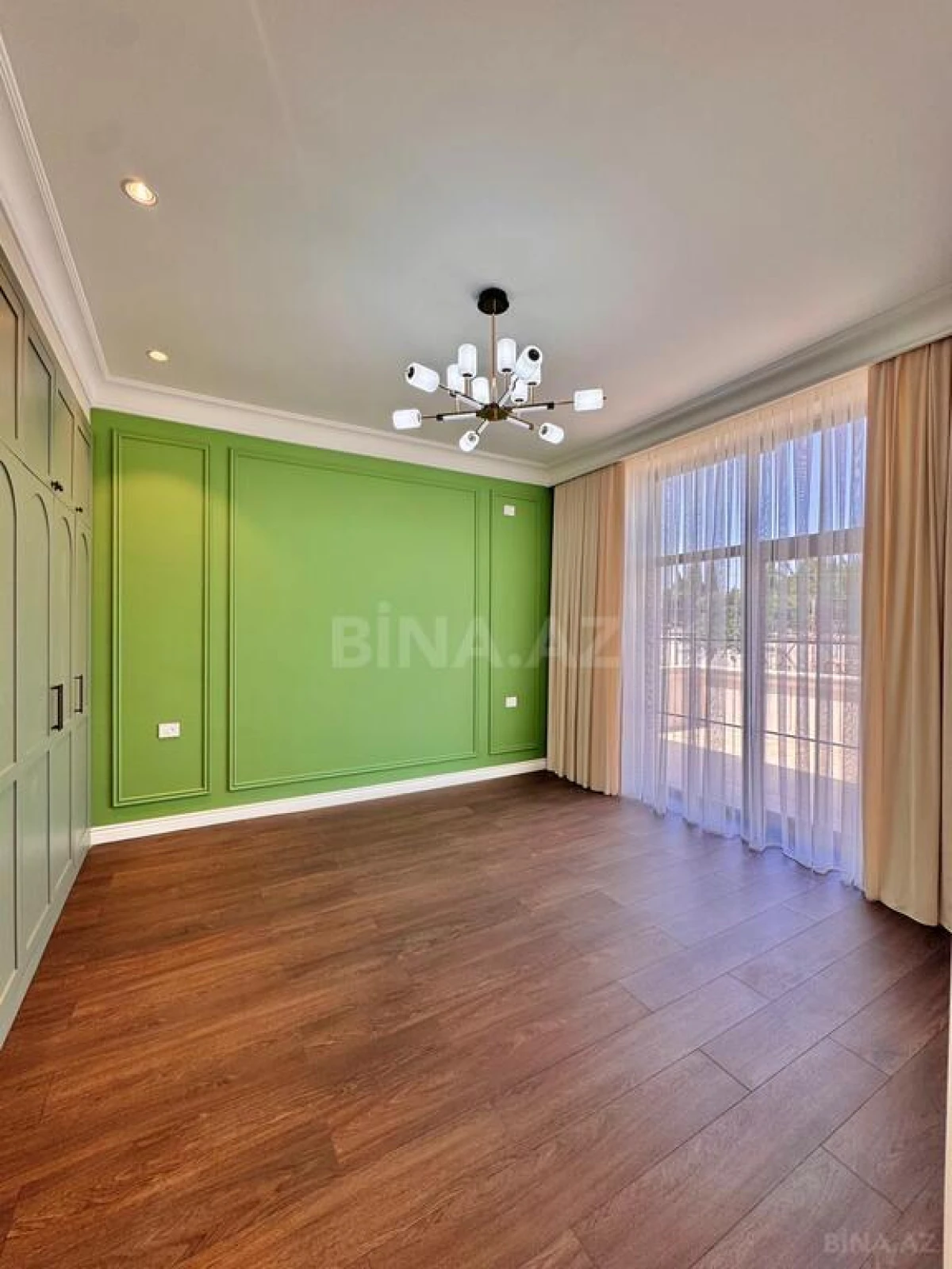 Satılır 5 otaqlı həyət evi 350 m²