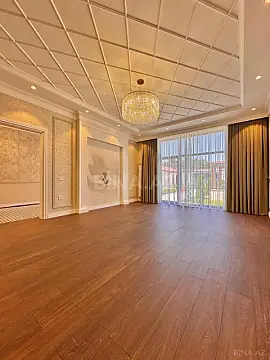 Satılır 5 otaqlı həyət evi 350 m²