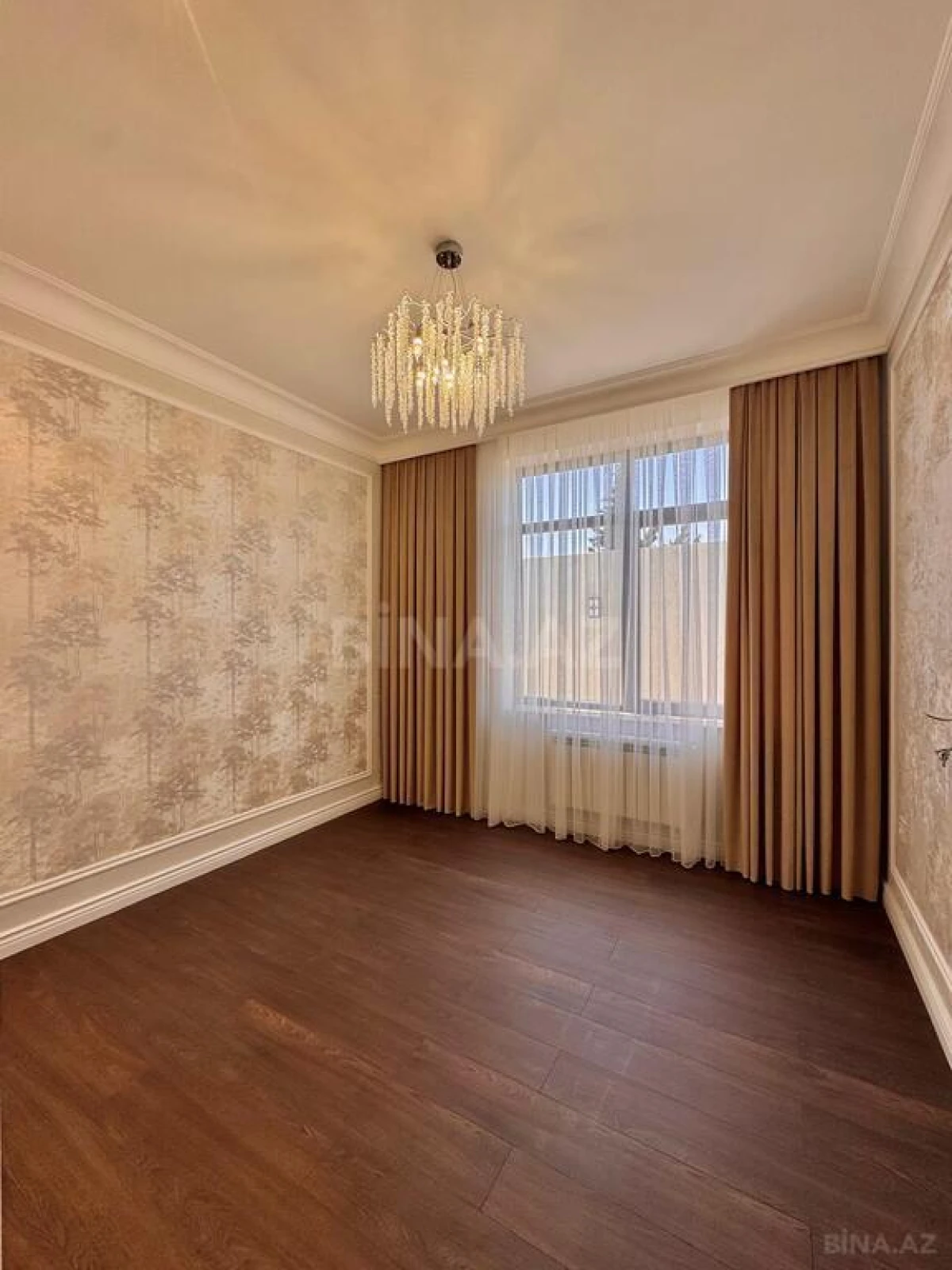 Satılır 5 otaqlı həyət evi 350 m²