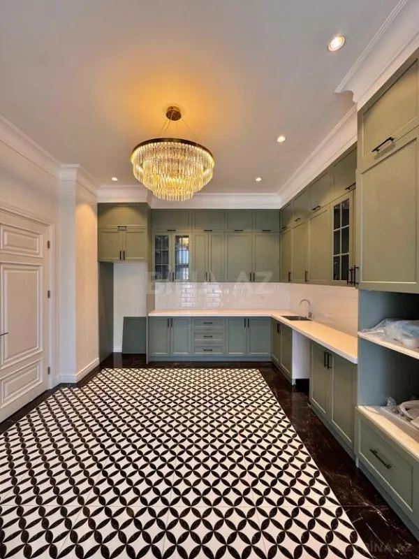 Satılır 5 otaqlı həyət evi 350 m²