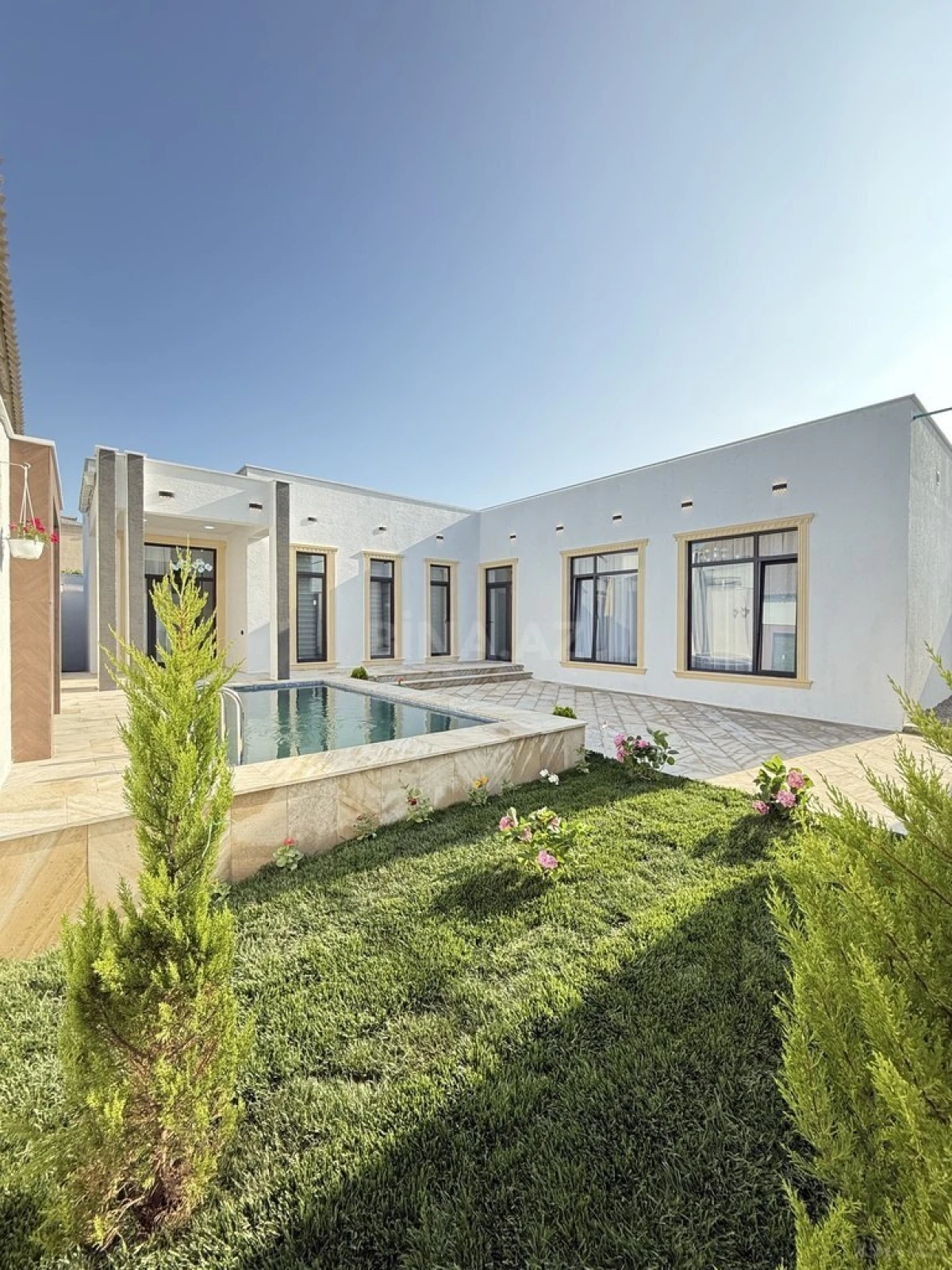 Satılır 4 otaqlı həyət evi 130 m²