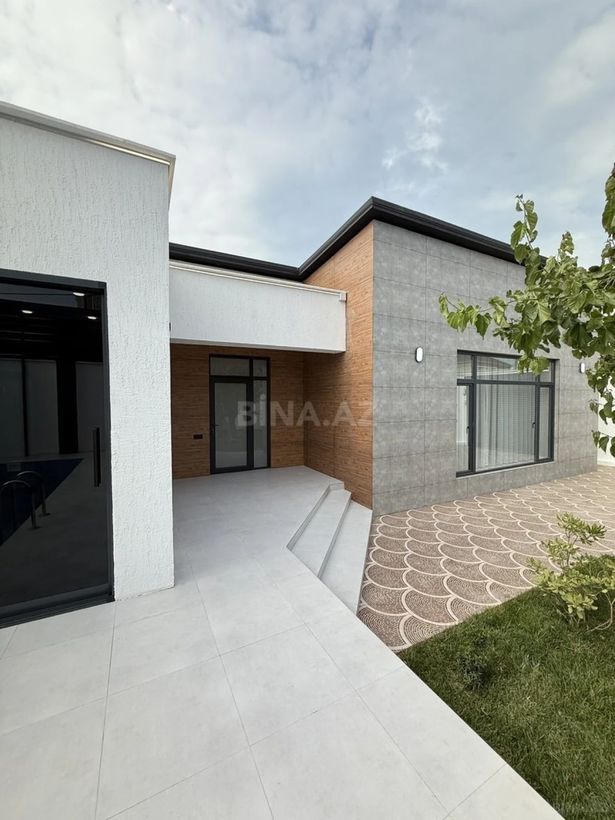 Satılır 4 otaqlı həyət evi 170 m²