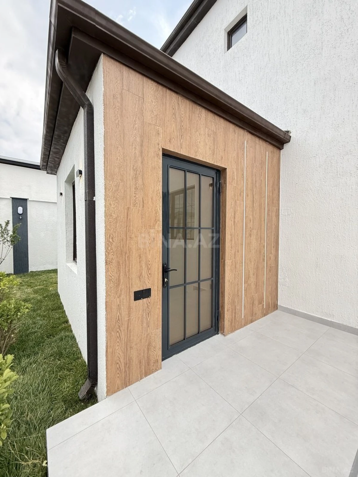 Satılır 5 otaqlı həyət evi 220 m²