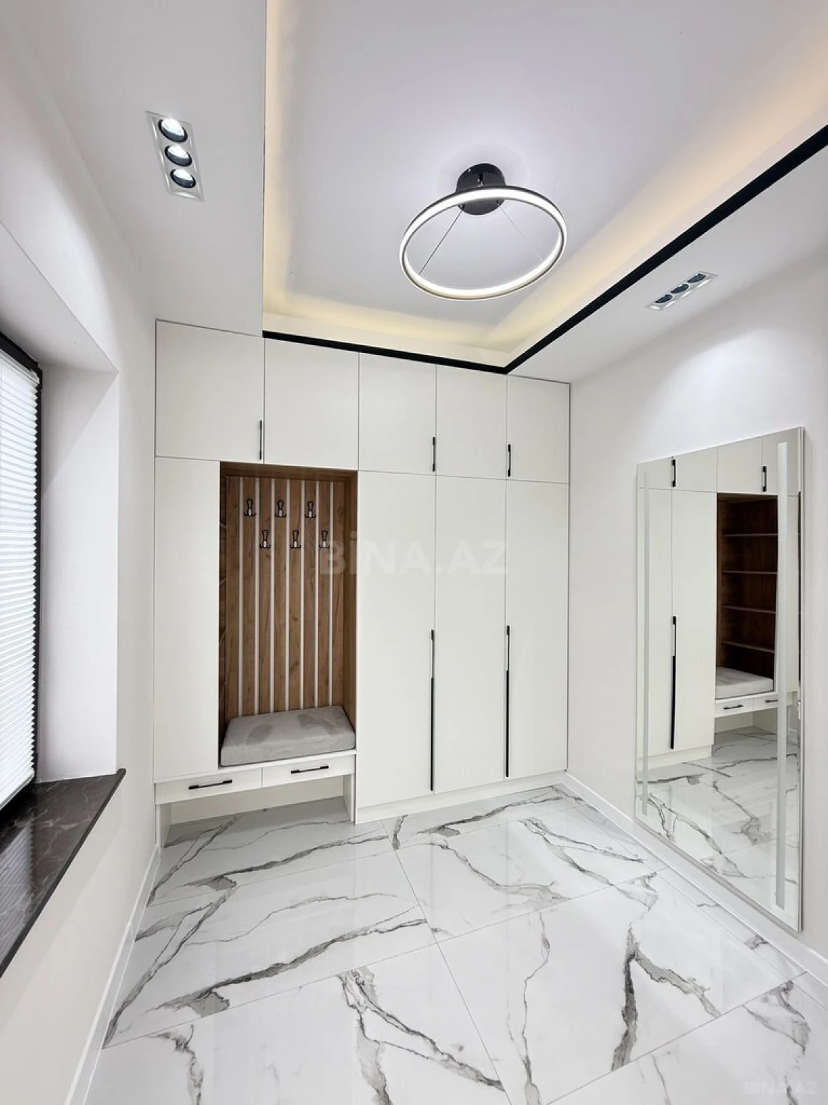 Satılır 5 otaqlı həyət evi 220 m²