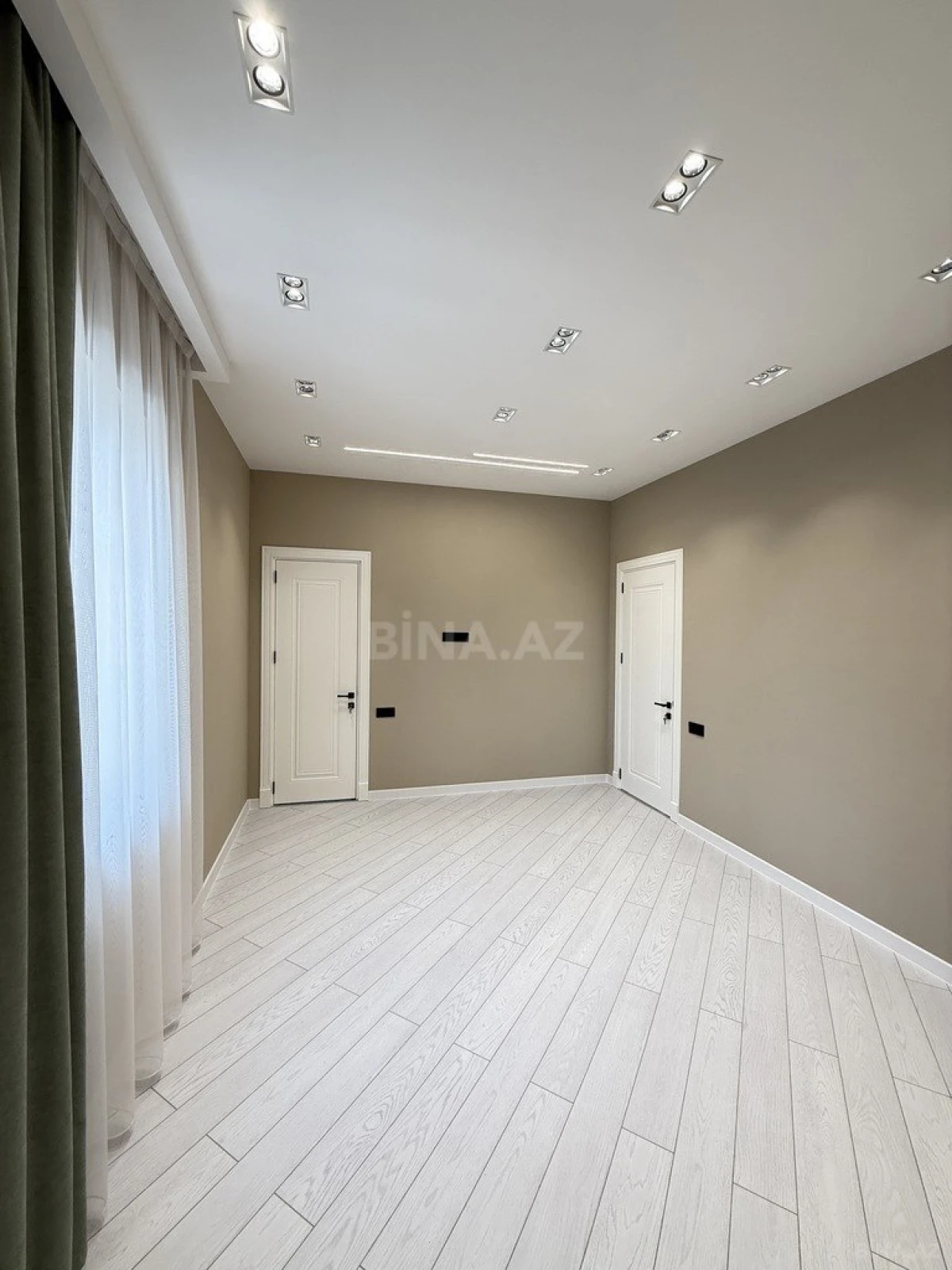 Satılır 5 otaqlı həyət evi 220 m²