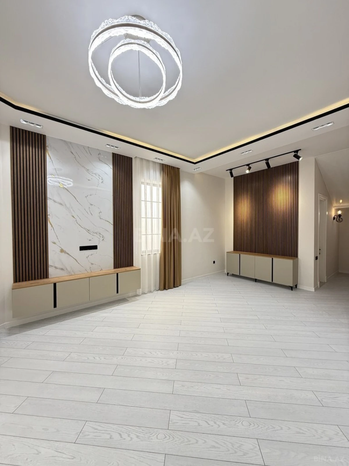 Satılır 5 otaqlı həyət evi 220 m²