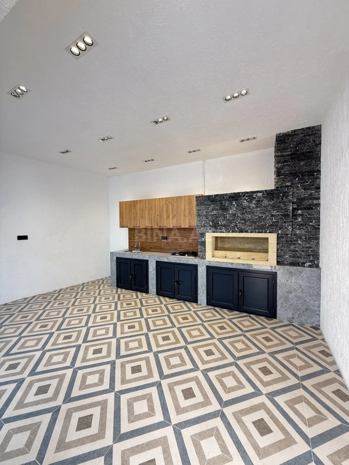 Satılır 5 otaqlı həyət evi 220 m²