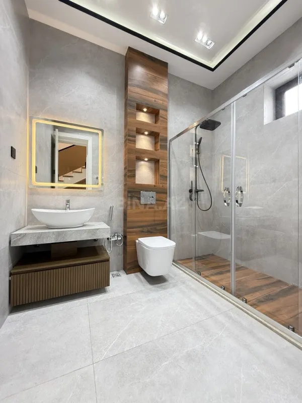 Satılır 5 otaqlı həyət evi 220 m²