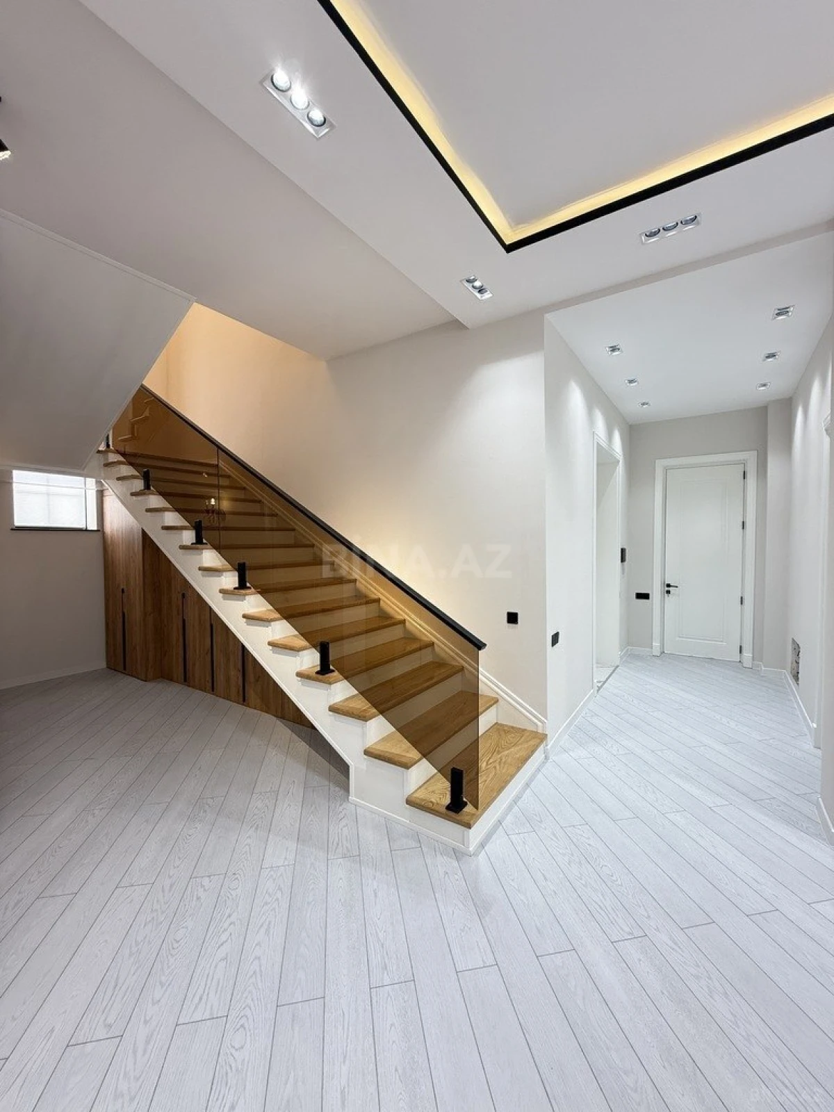 Satılır 5 otaqlı həyət evi 220 m²