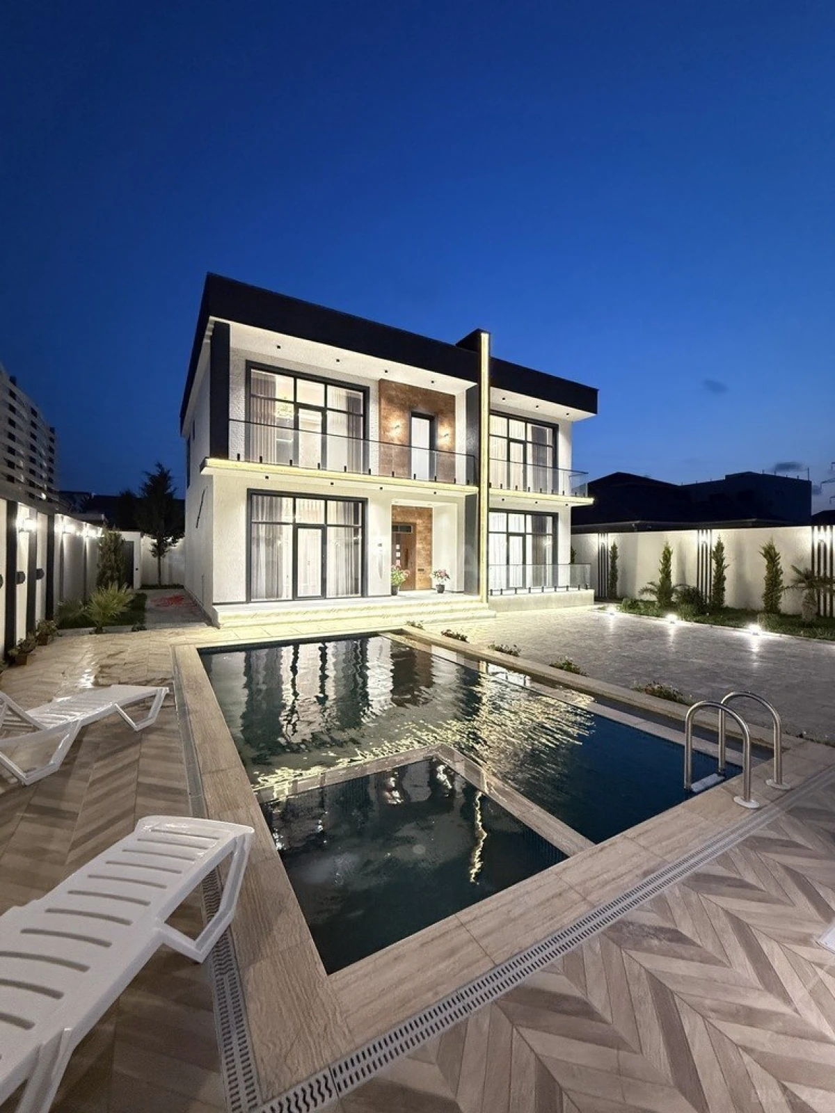 Satılır 6 otaqlı həyət evi 300 m²