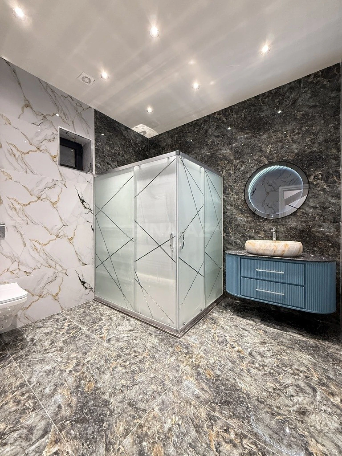 Satılır 6 otaqlı həyət evi 300 m²