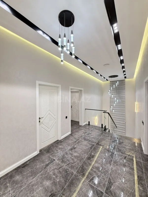 Satılır 6 otaqlı həyət evi 300 m²