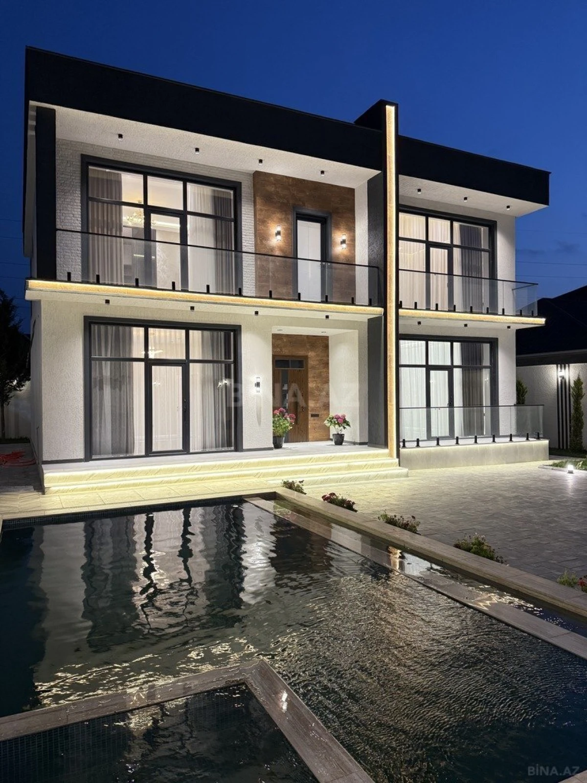 Satılır 6 otaqlı həyət evi 300 m²