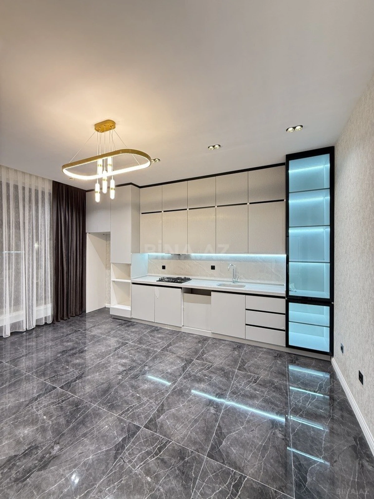 Satılır 6 otaqlı həyət evi 300 m²